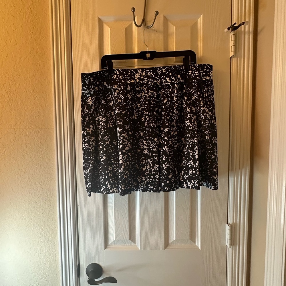 Fabletics Black and White Skater Skirt